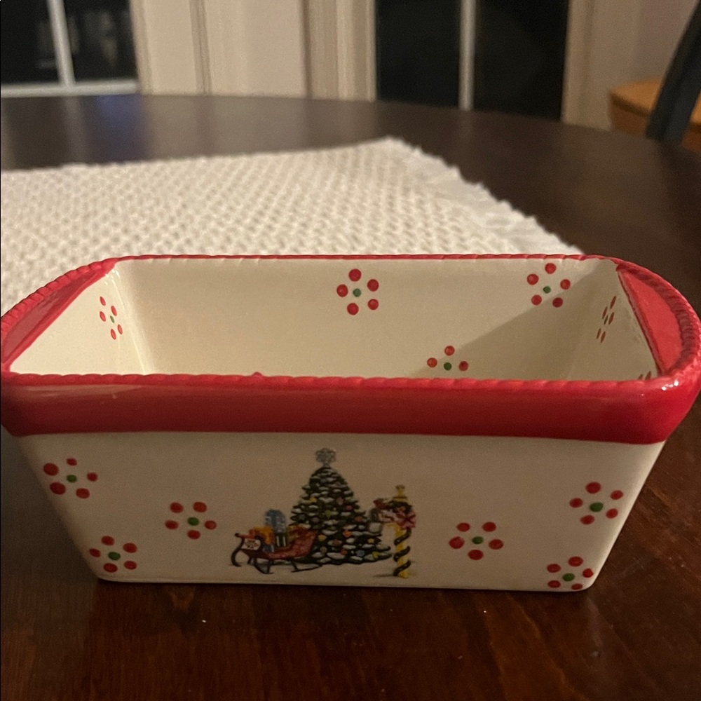 Temp-Tations White Ceramic Holiday Baker with Red Trim